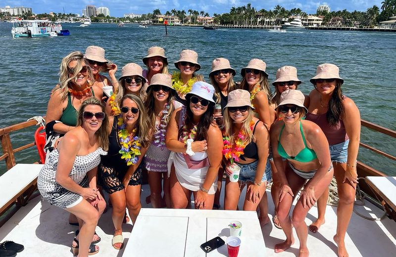 Paradise Party Boat